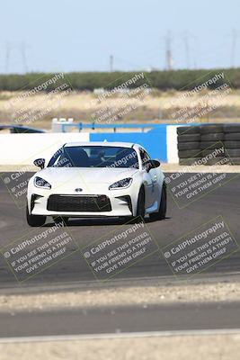 media/Oct-05-2025-Speed Ventures (Sun) [[aa9b841edf]]/Black/Session 3 (Turn 1)/